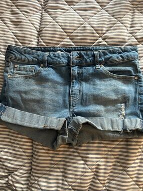 Celebrity Pink Light Blue Rolled-Hem Denim Shorts
